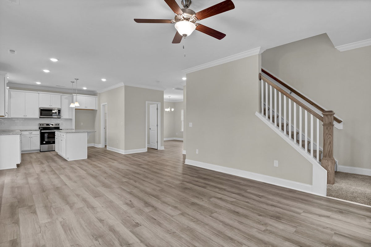 https://assets.windsorhomes.us/img/BMW_lot7_Stoddard_2017_Twilight_Drive_great_Room_2.jpeg