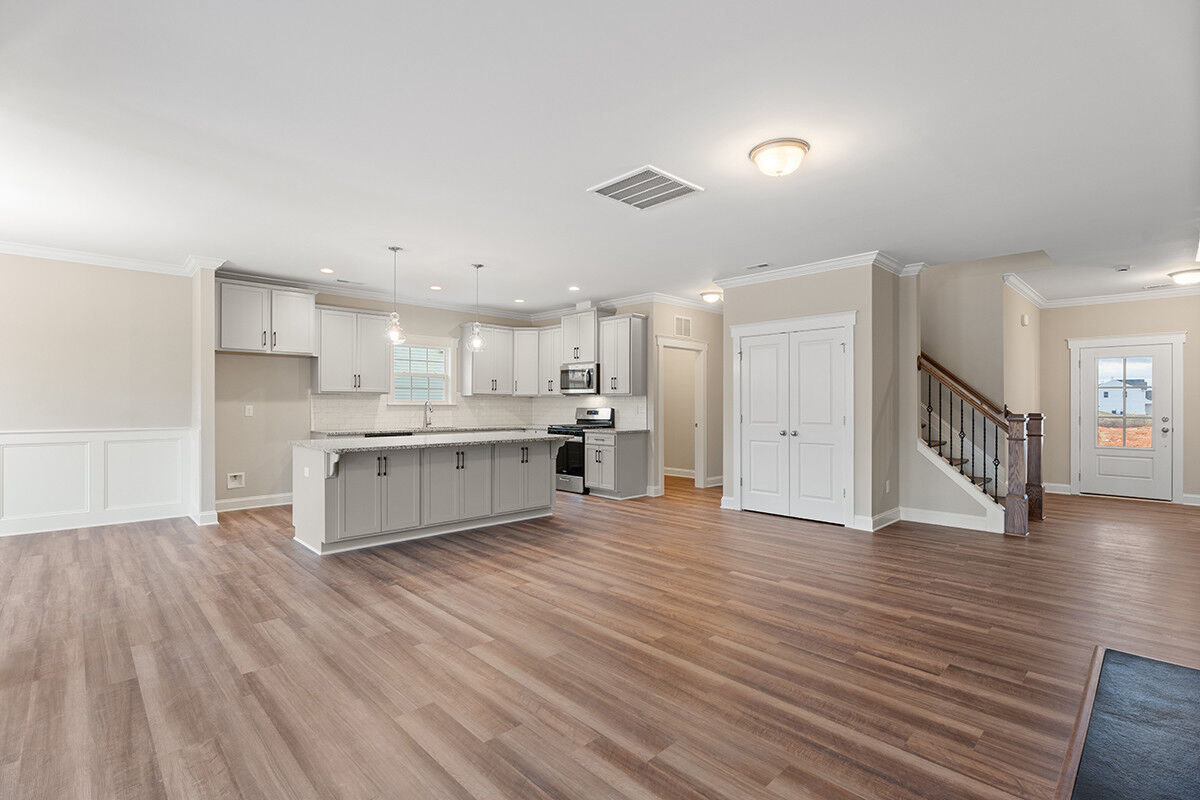 https://assets.windsorhomes.us/img/MLF_lot41_Pinehurst_elvB_112_Rocky_Maple_Drive_kitchen.jpg