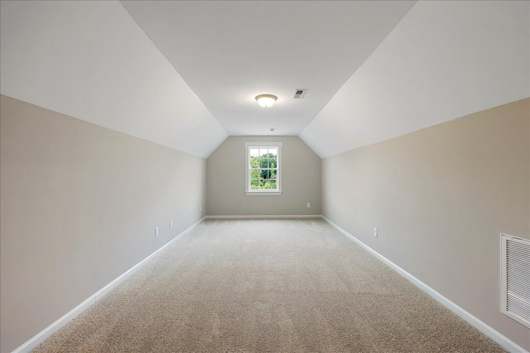 https://assets.windsorhomes.us/img/Pembroke_3_B_BD_lot30_3429_castlerock_dr_bonus.jpg