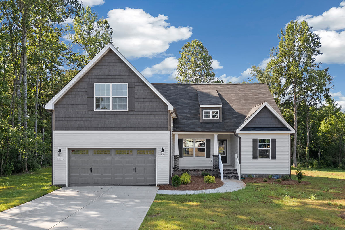 https://assets.windsorhomes.us/img/SWS_lot20_Midland_elvD_5344_Salem_Woods_Dr_exterior_full_front.jpg