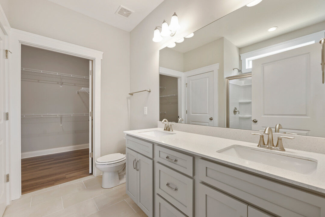 https://assets.windsorhomes.us/img/Somerset-3_A_RP_lot16_4575-Olivine-Ln_bathroom_2.jpg