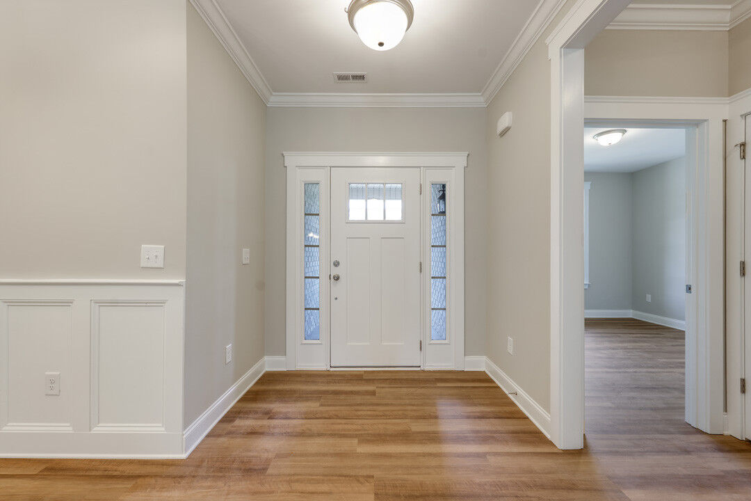 https://assets.windsorhomes.us/img/Somerset-3_A_RP_lot16_4575-Olivine-Ln_foyer.jpg