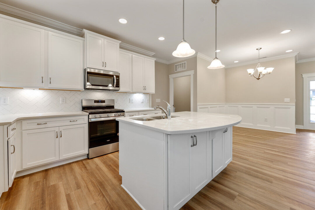 https://assets.windsorhomes.us/img/Somerset-3_A_RP_lot16_4575-Olivine-Ln_kitchen.jpg