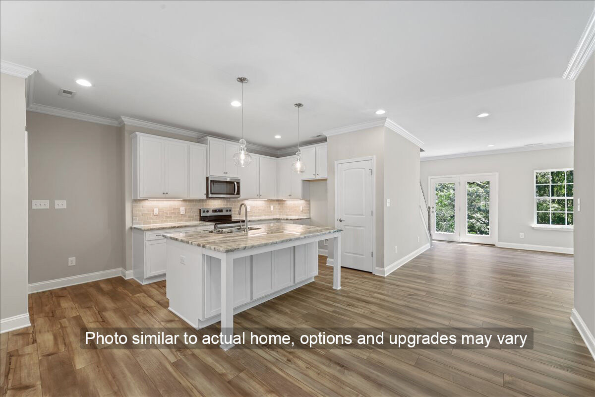https://assets.windsorhomes.us/img/Somerset_Liberty_Similar_Kitchen.jpg