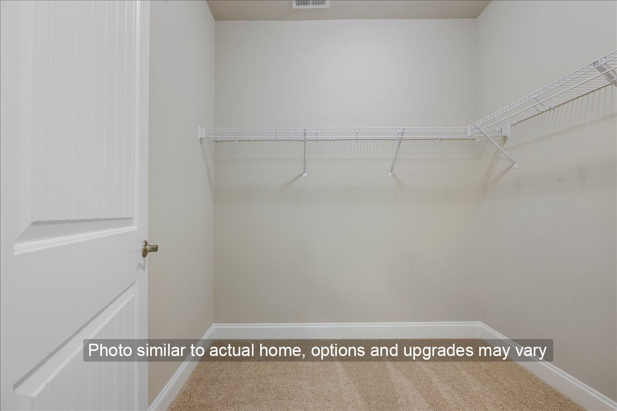 https://assets.windsorhomes.us/img/Somerset_Liberty_Similar_primary_closet.jpg